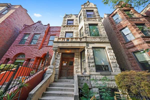 734 W BRIAR PL #3, Chicago, IL 60657