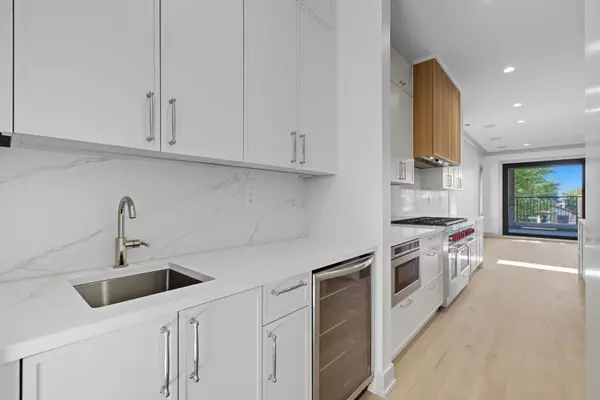 Chicago, IL 60614,1646 N Orchard ST #PHS