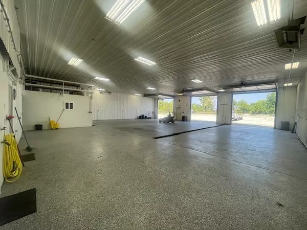 Morris, IL 60450,950 Gore RD