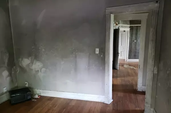 Chicago, IL 60621,6832 S Sangamon AVE