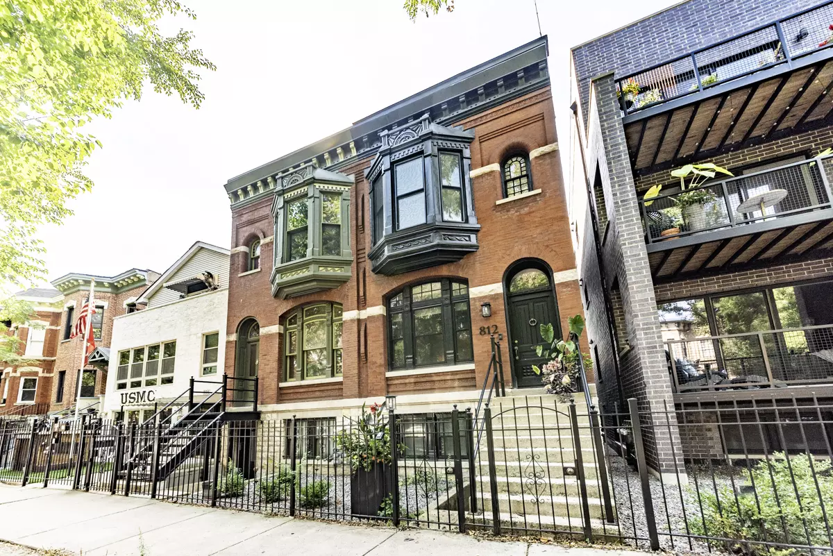 Chicago, IL 60612,812 S Oakley BLVD #1