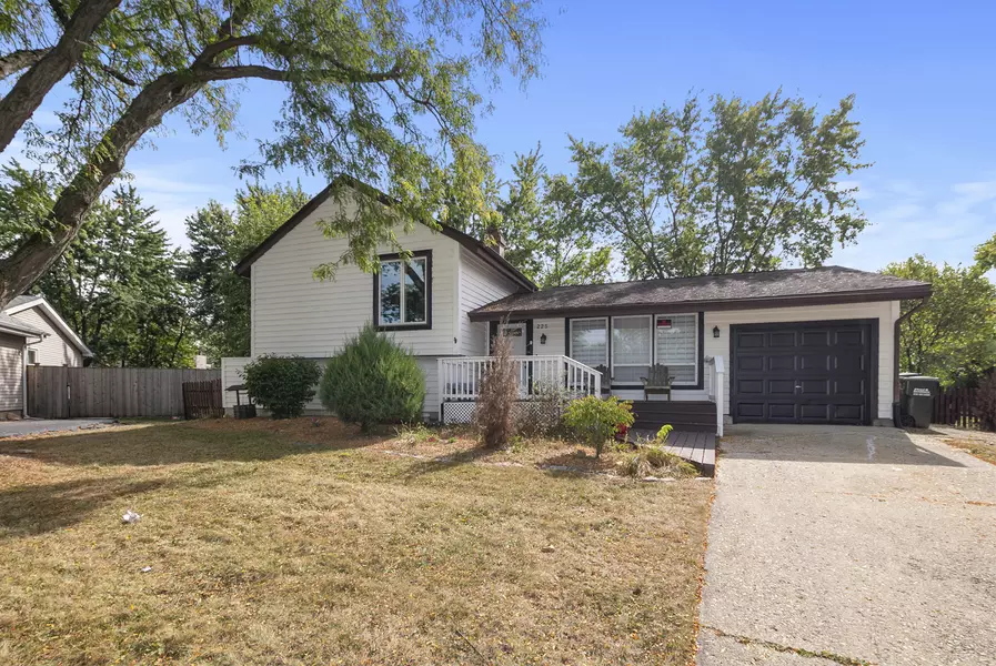 225 Kedvale CT, Bolingbrook, IL 60440
