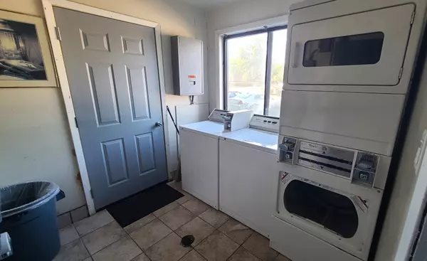 Woodridge, IL 60517,7713 Woodward AVE #3B