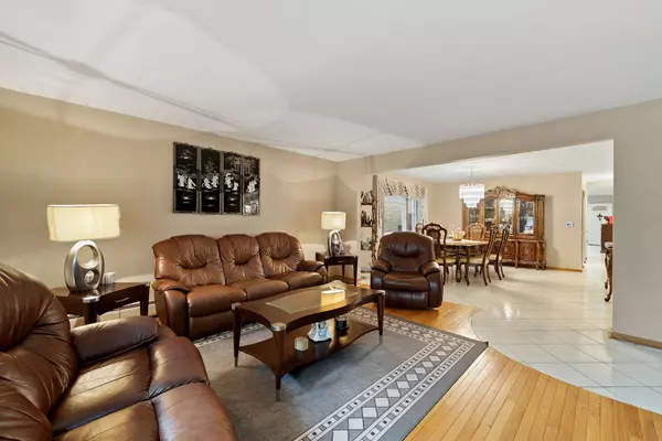 Chicago, IL 60656,8729 W Summerdale AVE