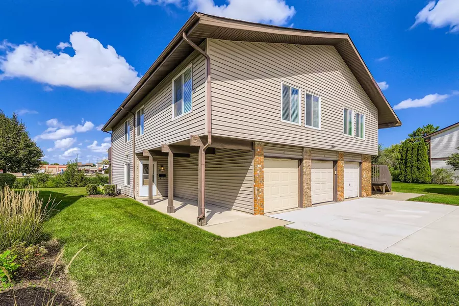 7526 Bristol LN #2, Hanover Park, IL 60133