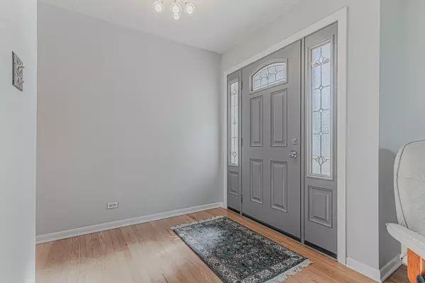 Villa Park, IL 60181,818 S Villa AVE