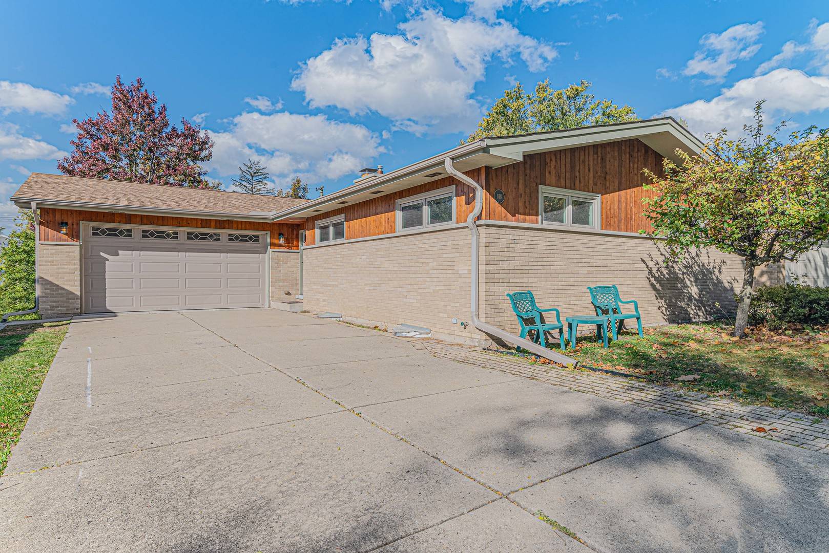 818 S Villa AVE, Villa Park, IL 60181