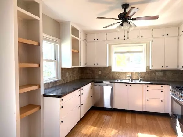 Lockport, IL 60441,704 E 9TH ST