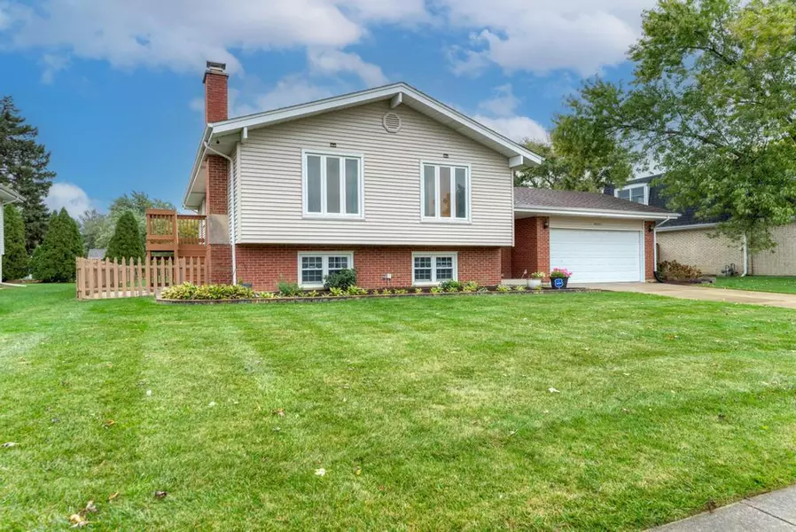 8S141 Grant ST, Darien, IL 60561