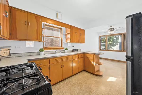 Chicago, IL 60630,5334 N Melvina AVE