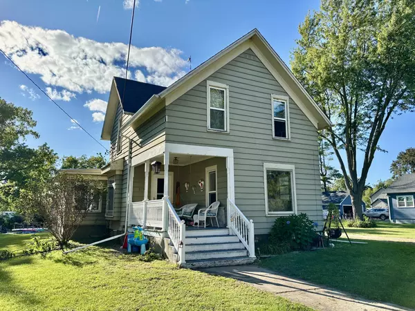 219 Nelson ST, Sharon, WI 53585