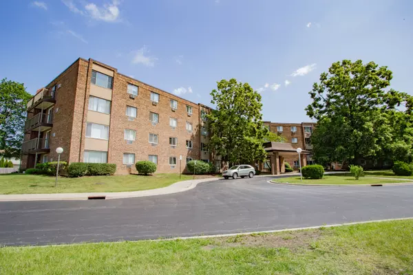 Hoffman Estates, IL 60169,1880 Bonnie LN #410