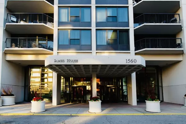 Chicago, IL 60610,1560 N Sandburg TER #2705J