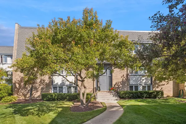 2021 Ammer Ridge CT #302, Glenview, IL 60025