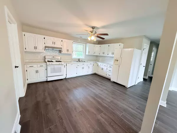 Joliet, IL 60435,2225 W Acres RD