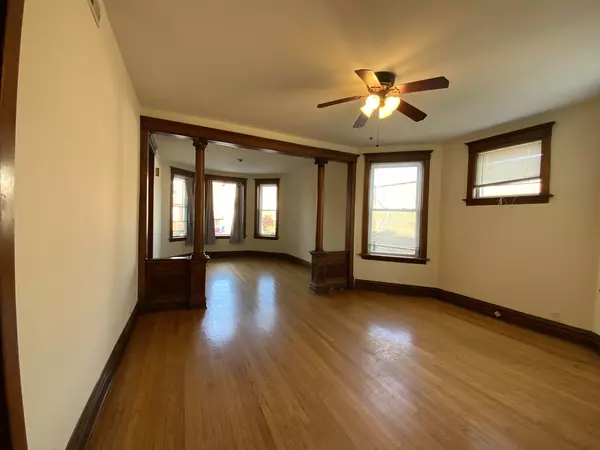 Chicago, IL 60618,3116 N ELSTON AVE #1