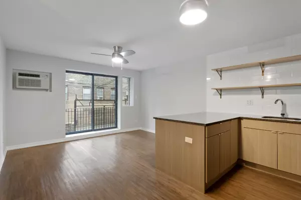 Chicago, IL 60640,5411 N Winthrop AVE #513