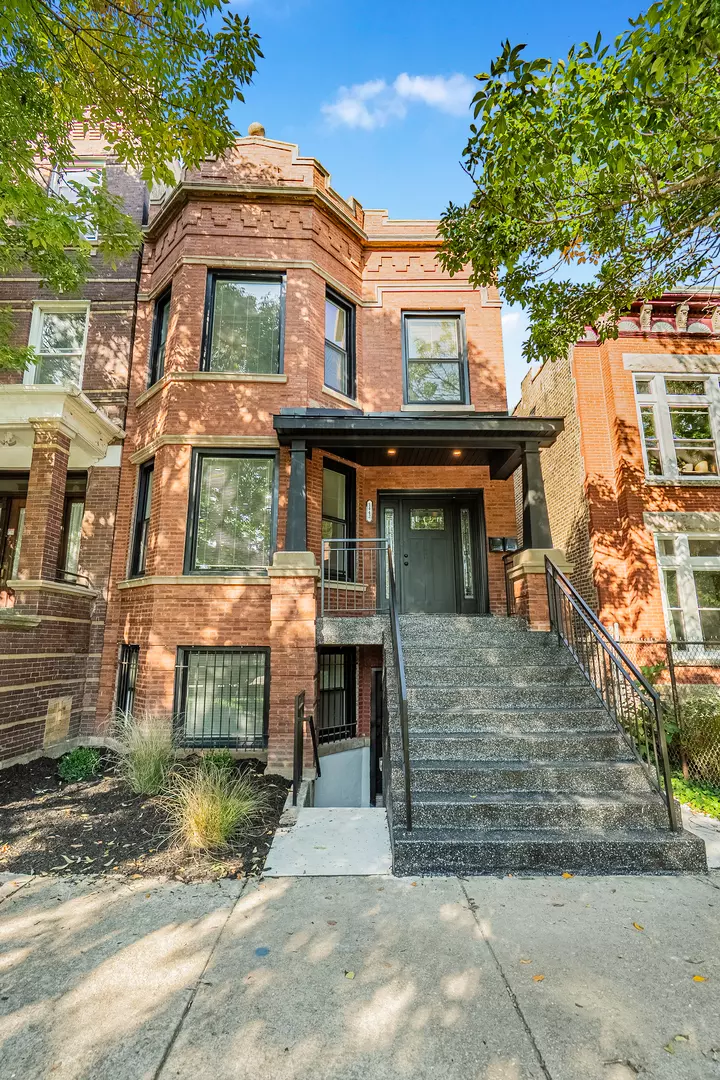 Chicago, IL 60651,1442 N Kedzie AVE #2