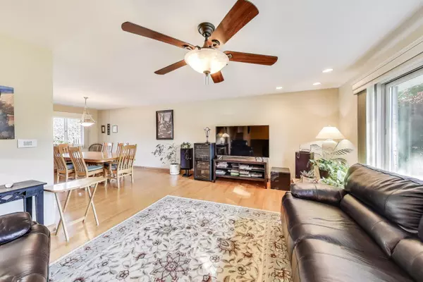 Elmhurst, IL 60126,804 S Euclid AVE