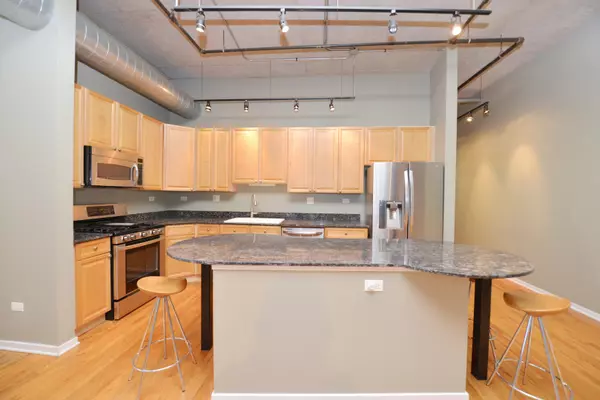 Chicago, IL 60610,900 N KINGSBURY ST #1041