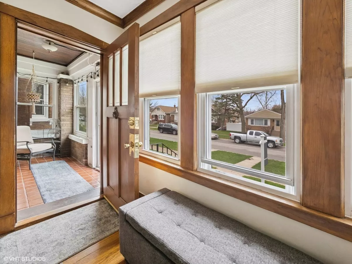 Brookfield, IL 60513,3328 Vernon AVE