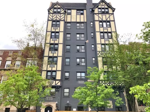 5718 N Winthrop AVE #211, Chicago, IL 60660