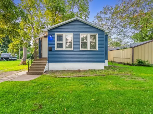 915 E Prairie ST, Pontiac, IL 61764