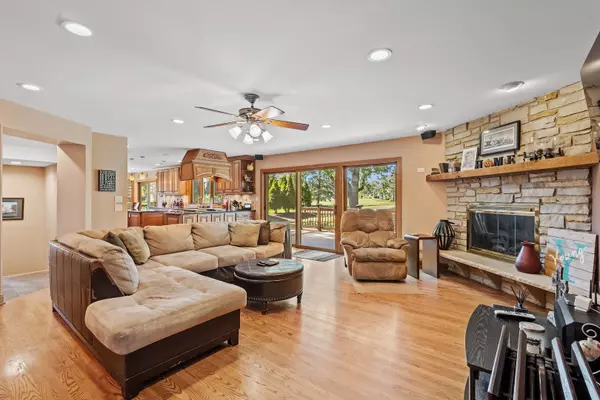 Lemont, IL 60439,27 Equestrian WAY