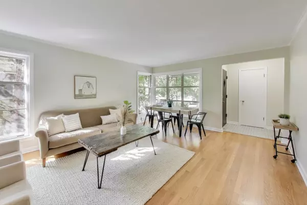 Chicago, IL 60646,6053 N Keeler AVE