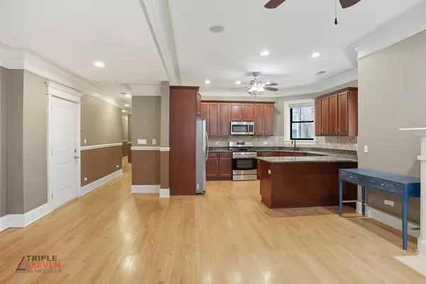 Chicago, IL 60615,5039 S Michigan AVE #1S
