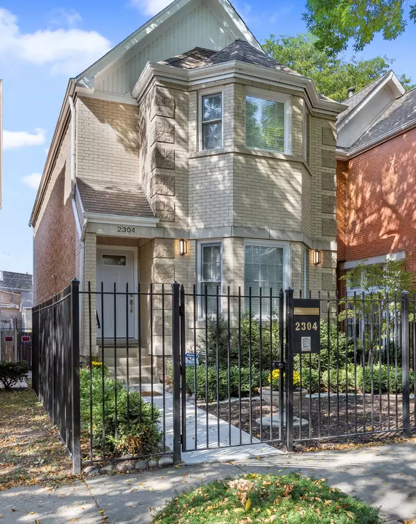 2304 N Greenview AVE, Chicago, IL 60614