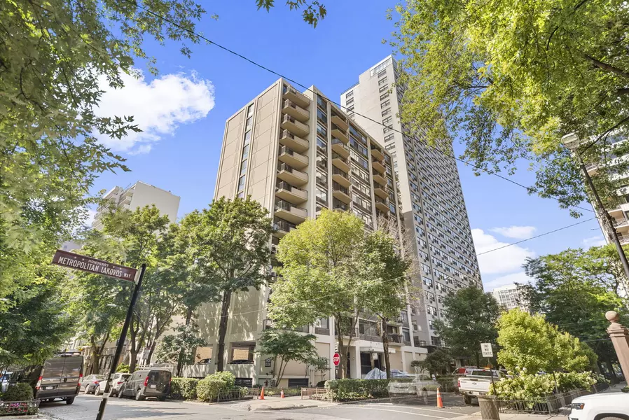 1450 N Astor ST #7D, Chicago, IL 60610