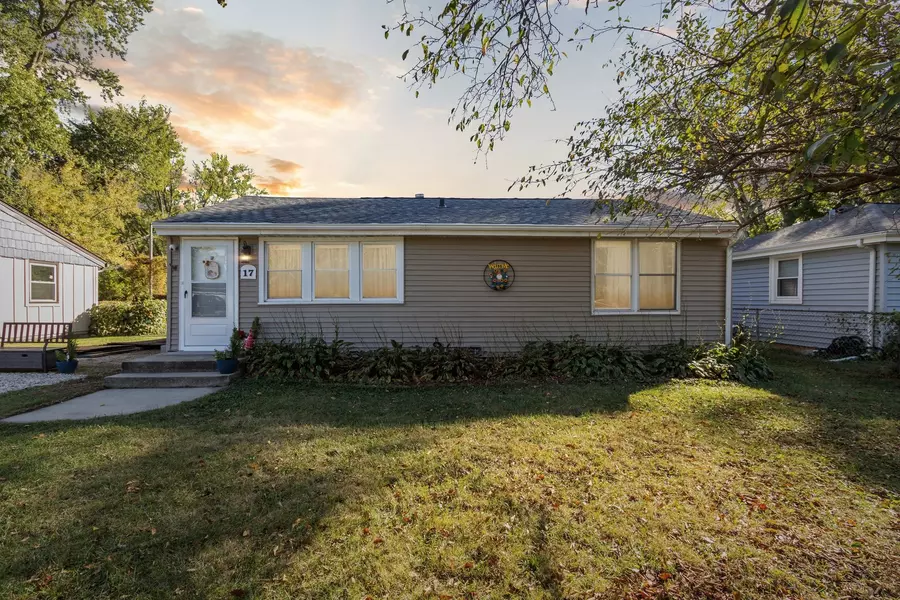 17 Liberty BLVD, Machesney Park, IL 61115