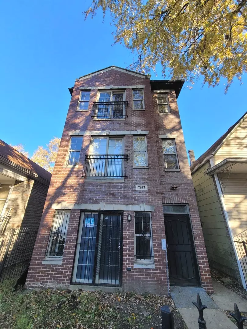 Chicago, IL 60617,7947 S Escanaba AVE #1