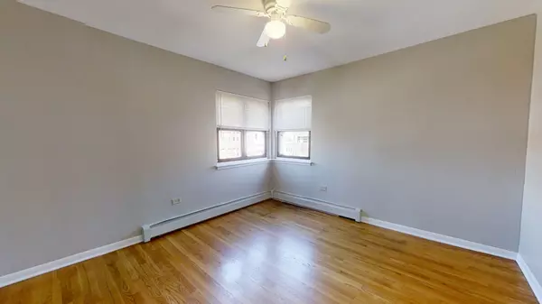 Evanston, IL 60202,309 Sherman AVE #3A