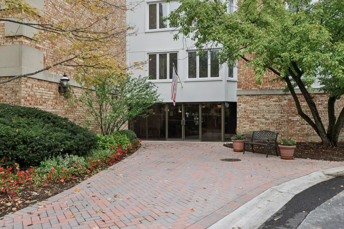 Buffalo Grove, IL 60089,200 Lake BLVD #439