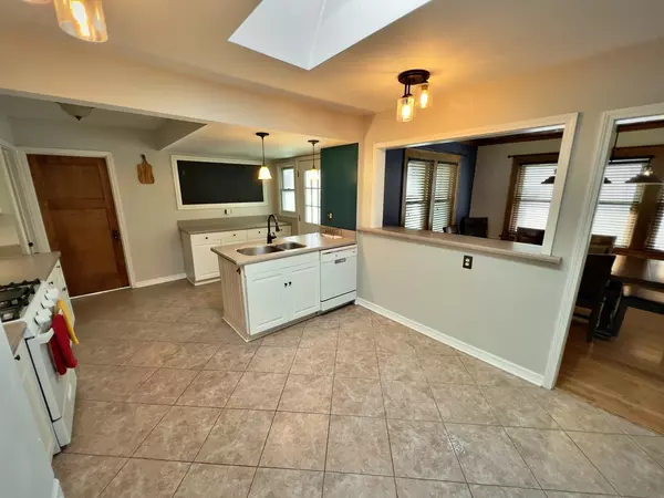 West Chicago, IL 60185,344 Fairview AVE