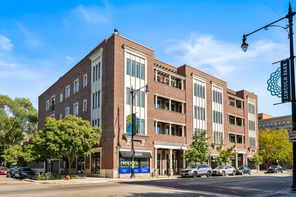 2401 N Janssen AVE #203, Chicago, IL 60614