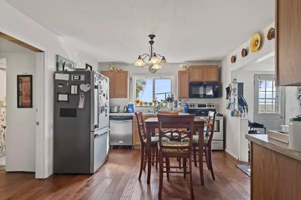 Weldon, IL 61882,215 Grove ST