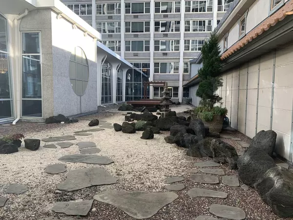Chicago, IL 60613,4250 N Marine DR #233