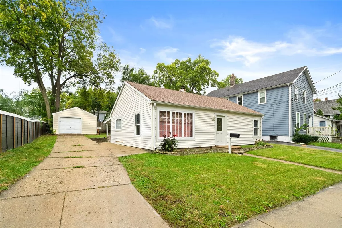 Aurora, IL 60505,400 ROSEWOOD AVE