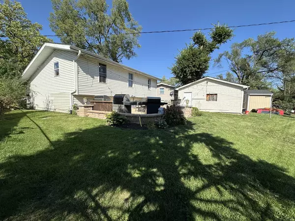 Carpentersville, IL 60110,105 Siesta RD