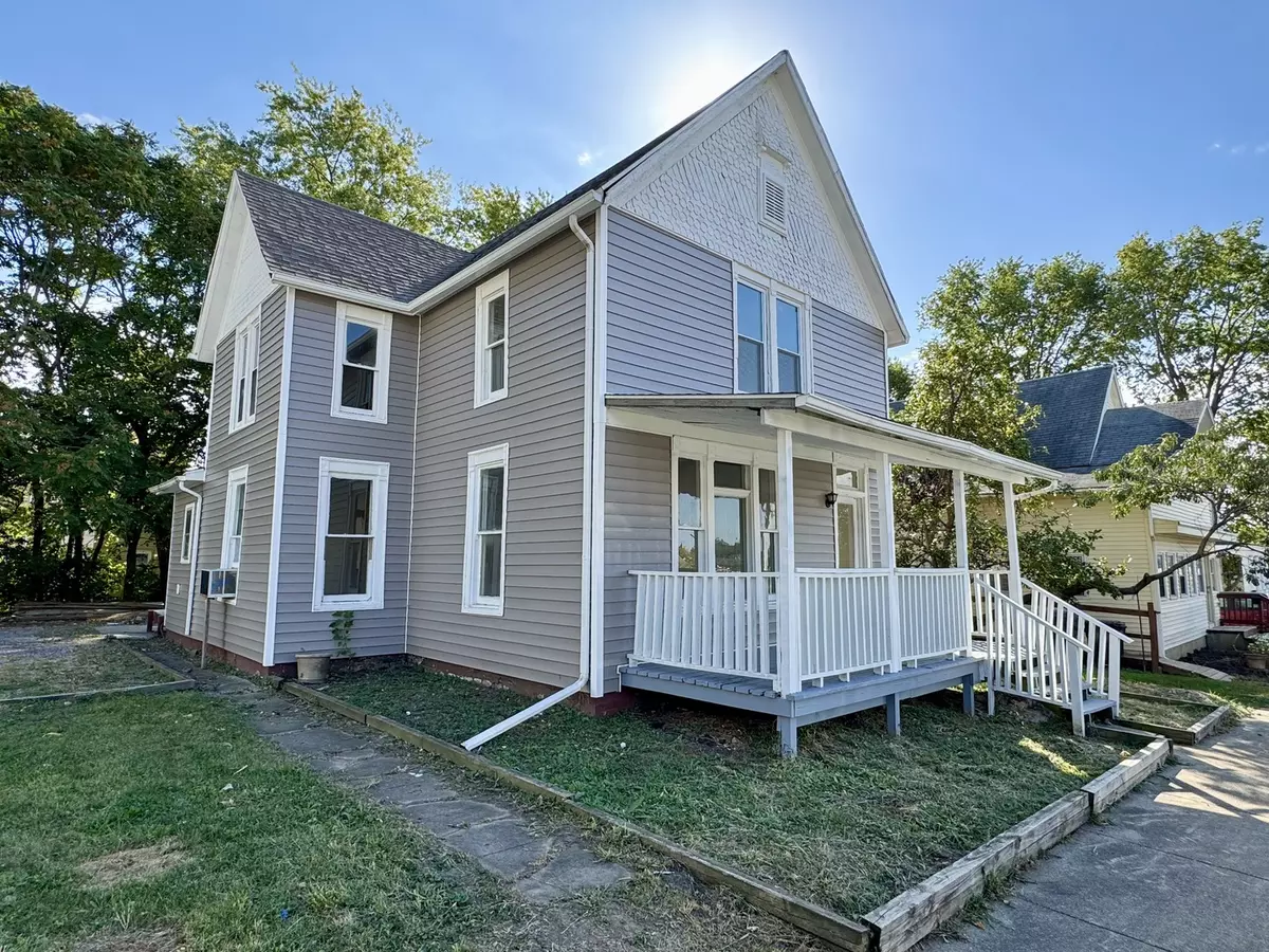 Bloomington, IL 61701,304 S Prairie ST
