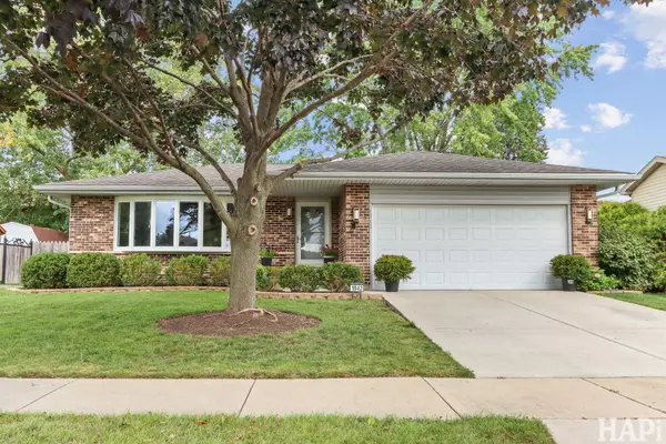 1942 Trail Ridge ST, Arlington Heights, IL 60004