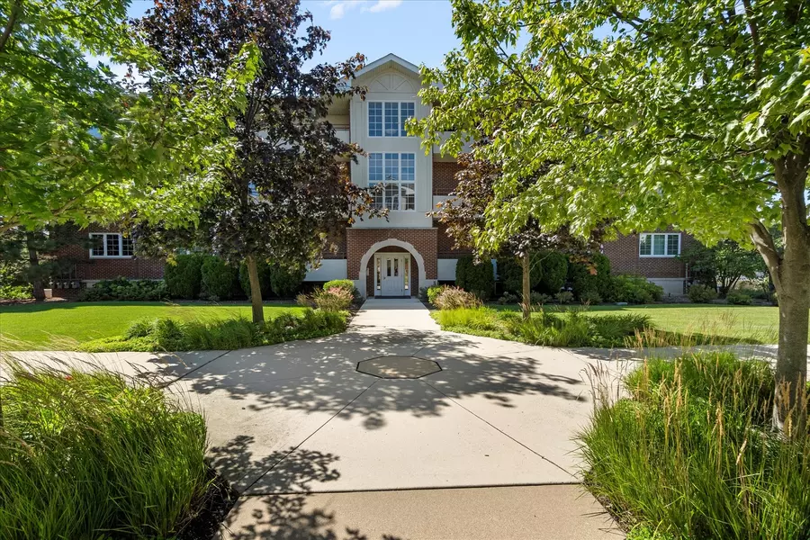 714 W 63rd ST #202, Westmont, IL 60559