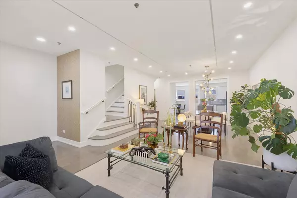 Chicago, IL 60630,Address not disclosed