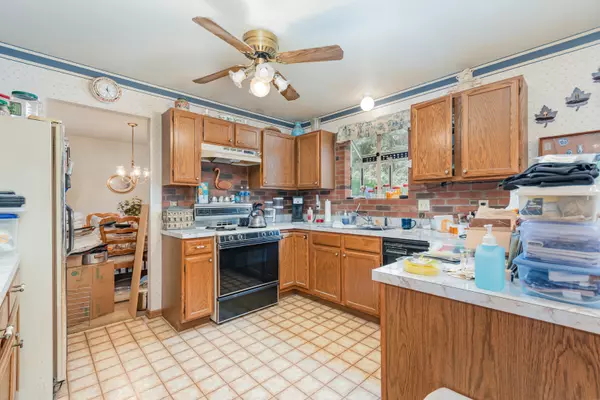 Batavia, IL 60510,121 S Raddant RD