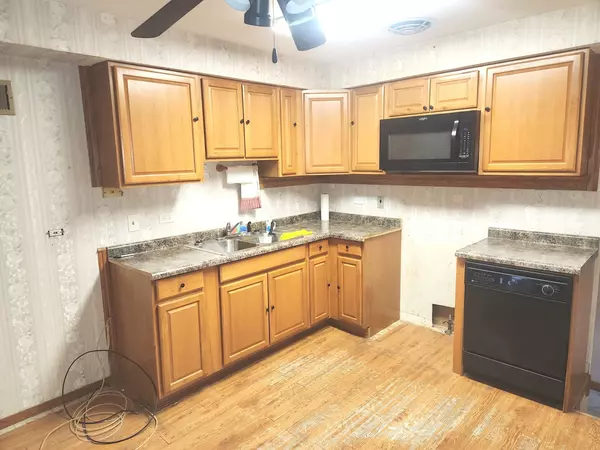 Chicago Heights, IL 60411,71 E Arquilla DR