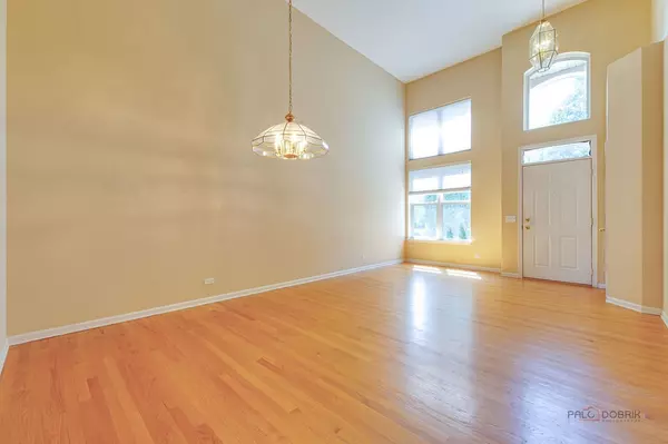 Northbrook, IL 60062,717 Sarah LN