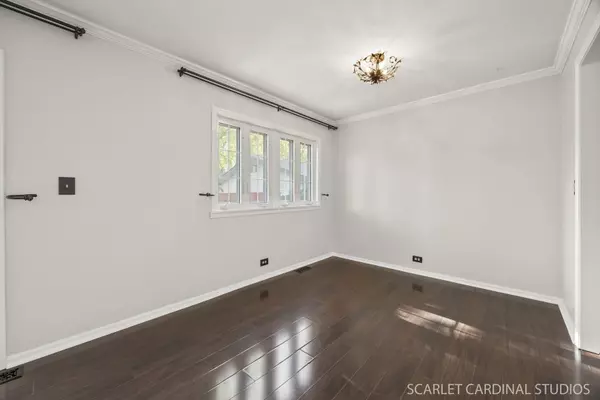 Elk Grove Village, IL 60007,619 Oakton ST